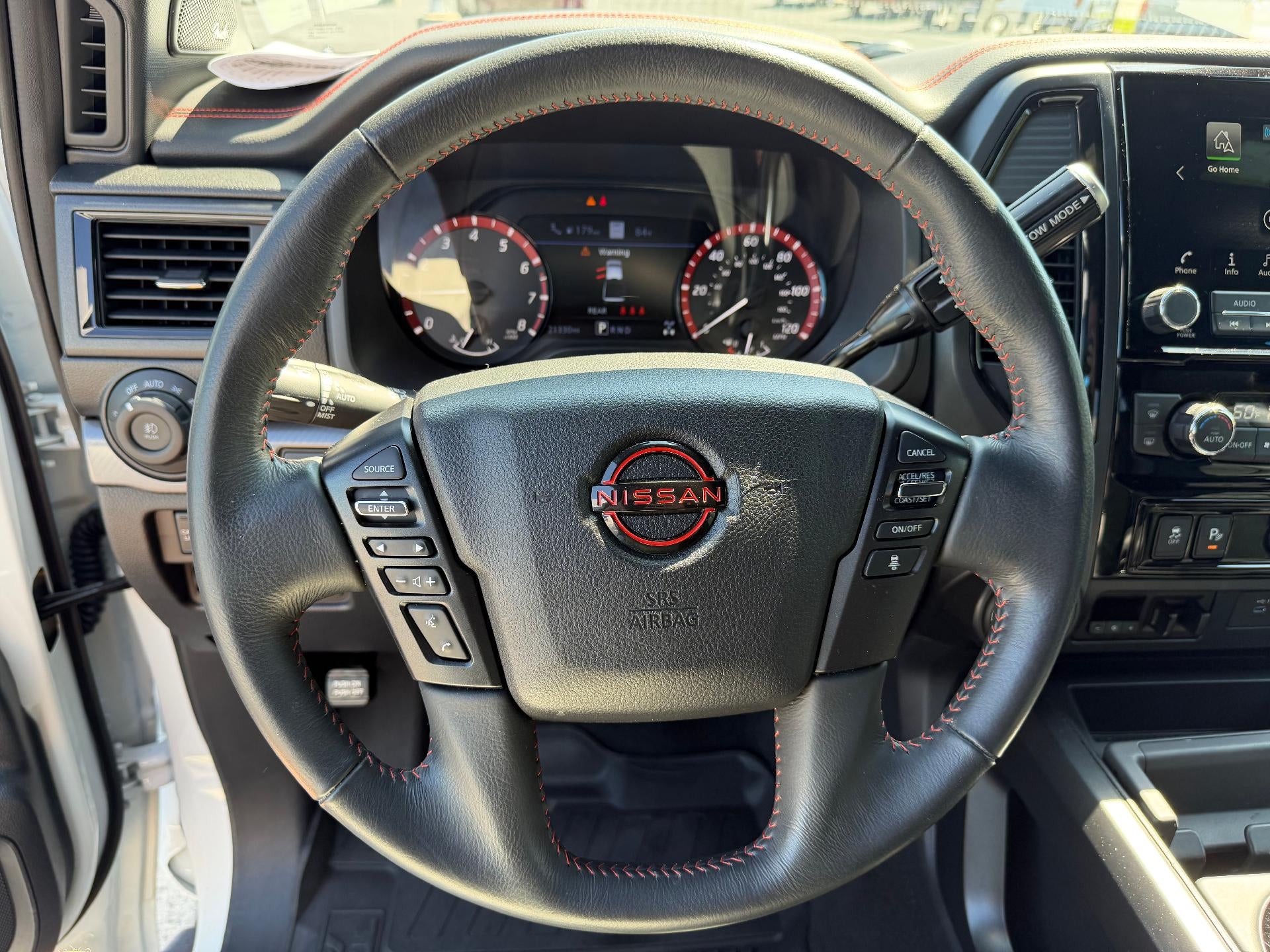 2024 Nissan TITAN Crew Cab PRO-4X 4x4