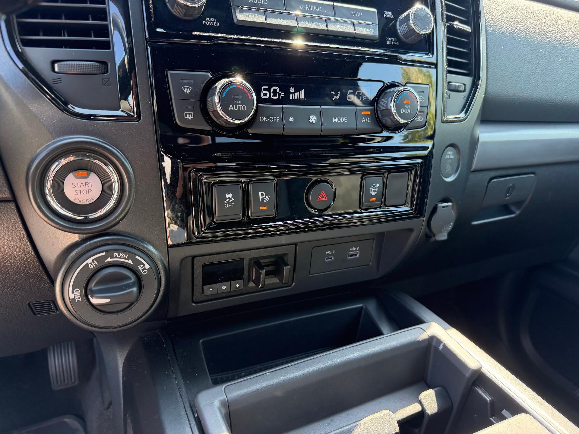 2024 Nissan TITAN Crew Cab PRO-4X 4x4