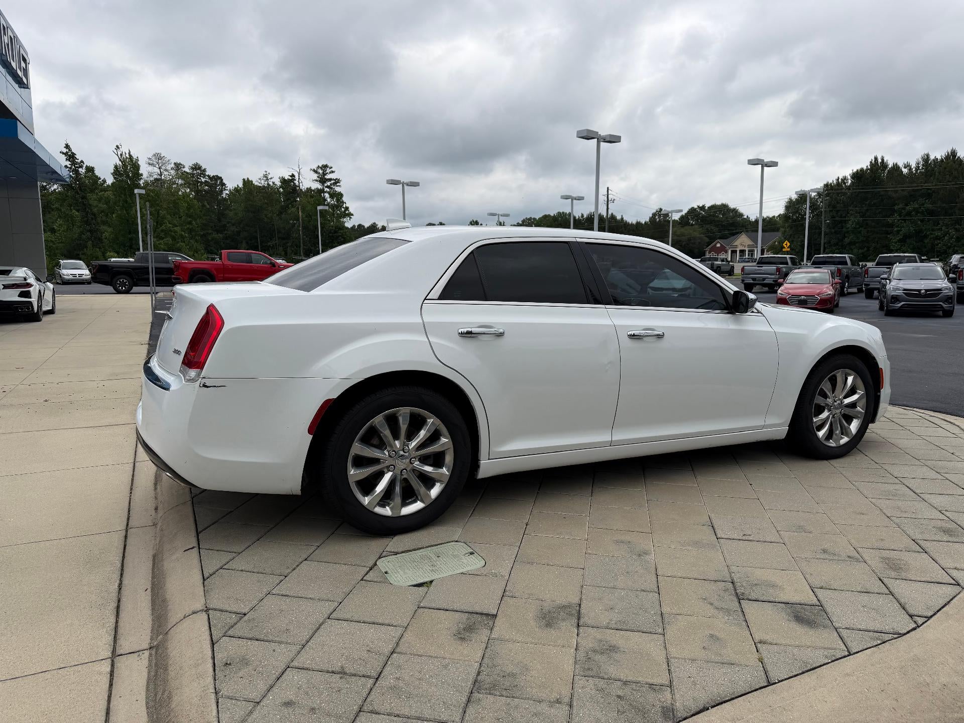 Used 2019 Chrysler 300 Limited with VIN 2C3CCAKG1KH610951 for sale in Milledgeville, GA