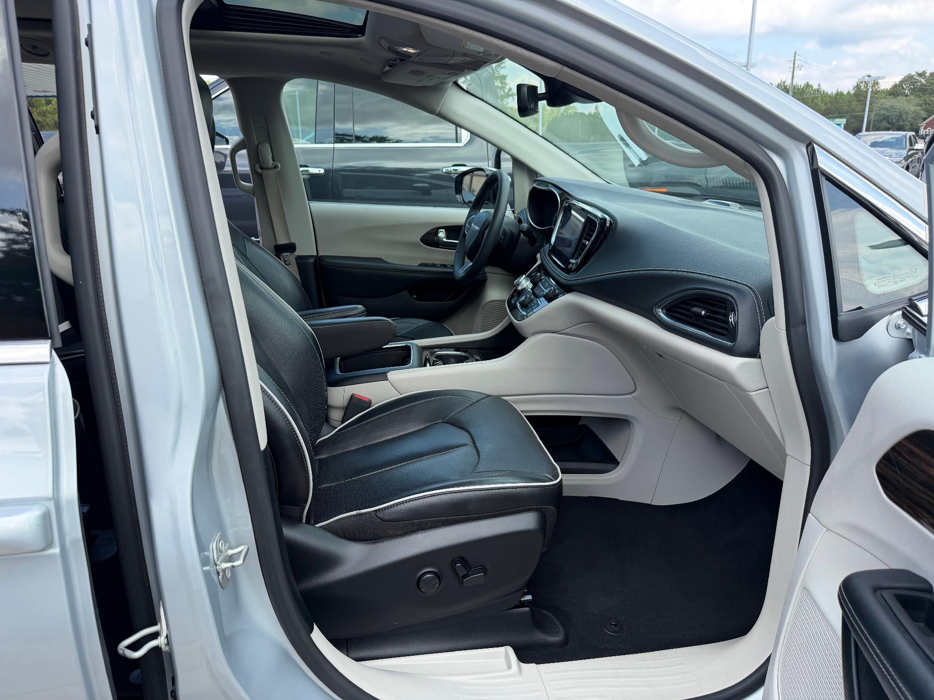 2023 Chrysler Pacifica Hybrid Limited