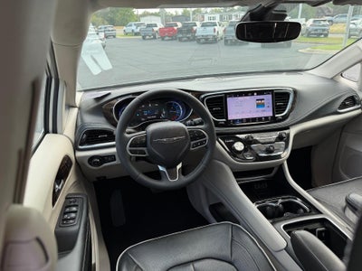 2023 Chrysler Pacifica Hybrid Limited