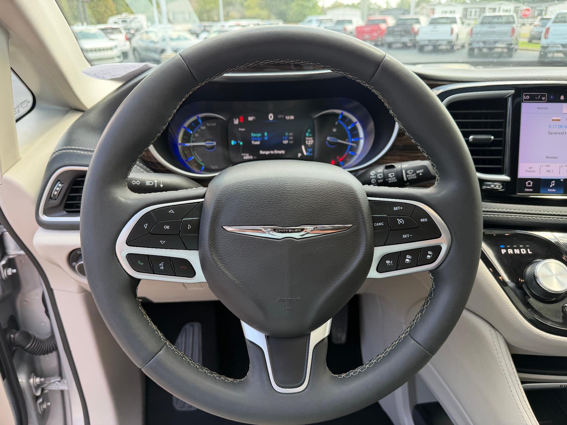 2023 Chrysler Pacifica Hybrid Limited